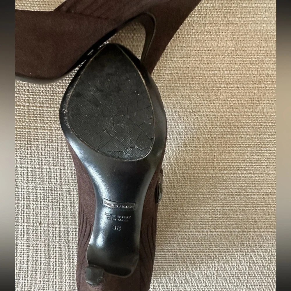 Giorgio Armani Suede Brown Pumps - Size 38 - Picture 7 of 8